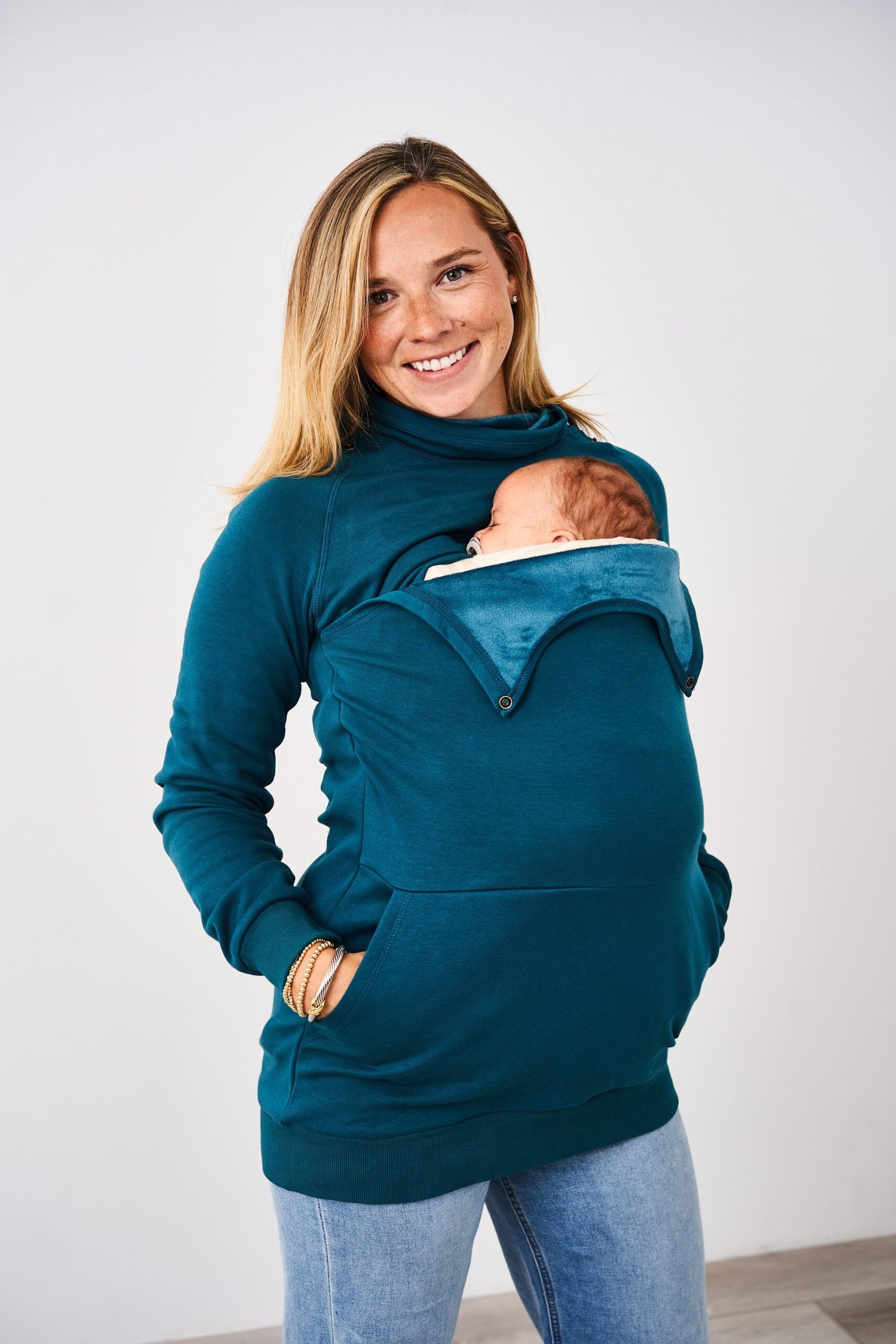 latched-mama-babywearing-nursing-pullover-harbor-peacock-snap.jpg Product - Image 1