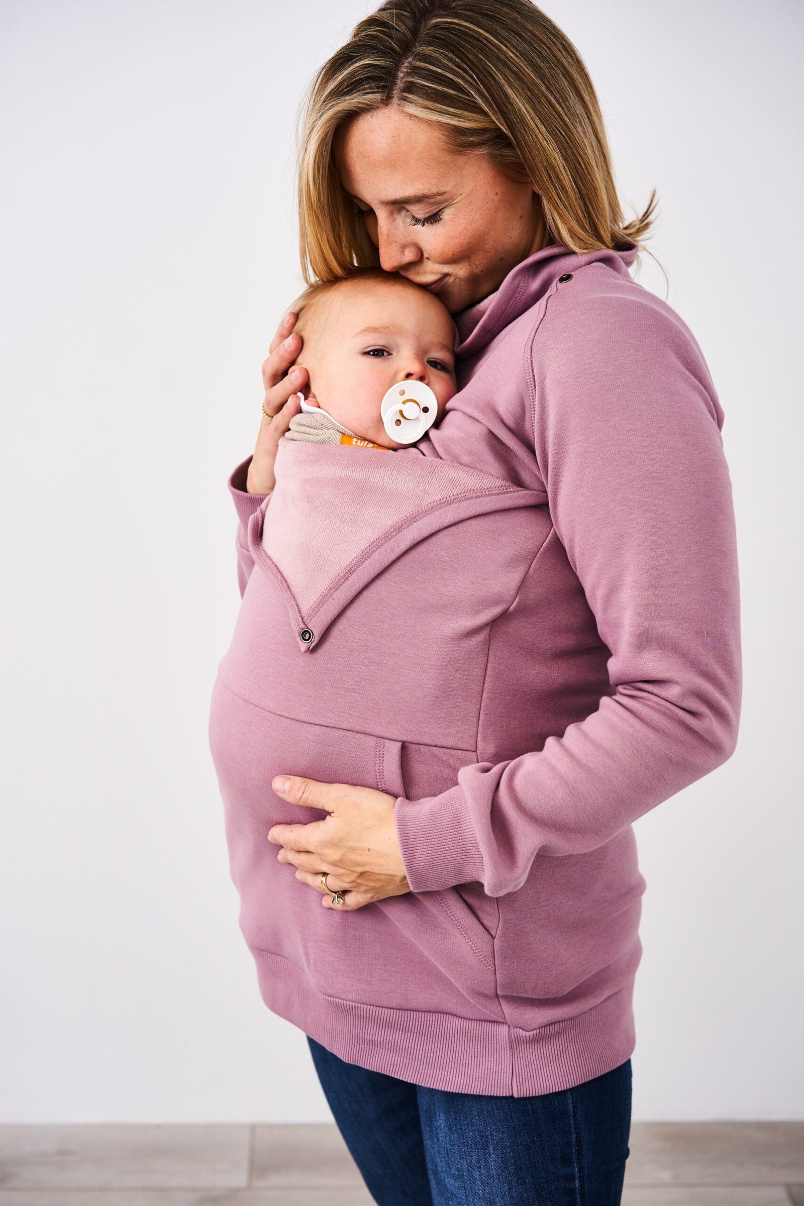 latched-mama-babywearing-nursing-pullover-lavender.jpg Product - Image 1